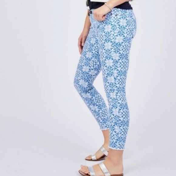 Kut from the Kloth Medallion Connie Ankle Skinny 2 - Picture 4 of 12